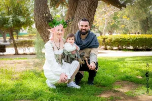 תמונה משפחתית על תחפושת שדון